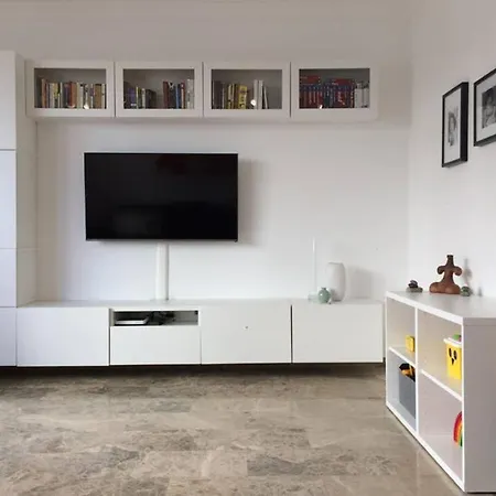 Lägenhet Spacious Centrally Located Apartament *