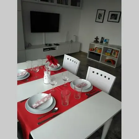 Spacious Centrally Located Apartament